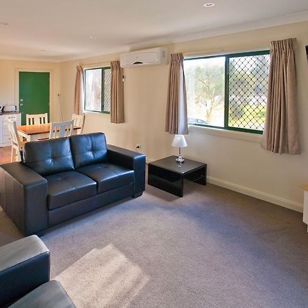 Готель Wagga Wagga Beach Caravan Park Екстер'єр фото