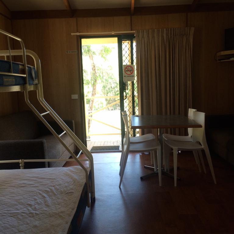 Готель Wagga Wagga Beach Caravan Park Номер фото