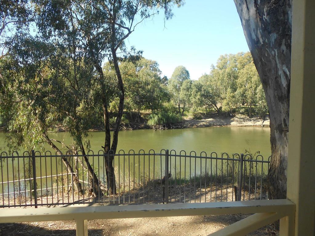 Готель Wagga Wagga Beach Caravan Park Номер фото