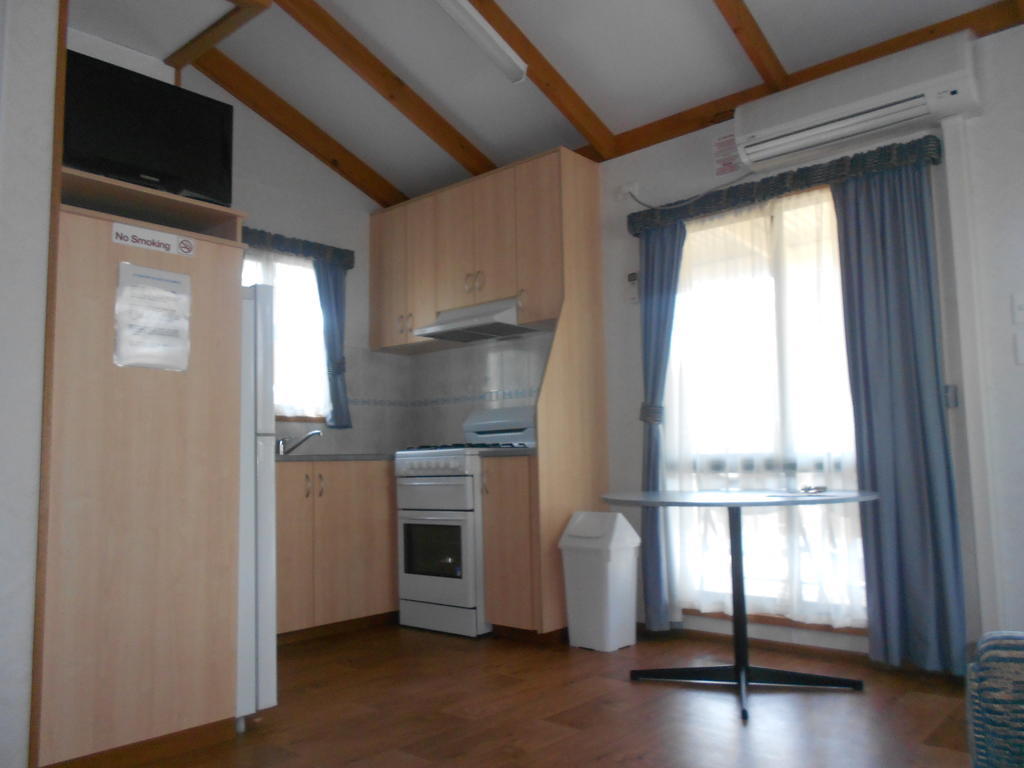 Готель Wagga Wagga Beach Caravan Park Номер фото