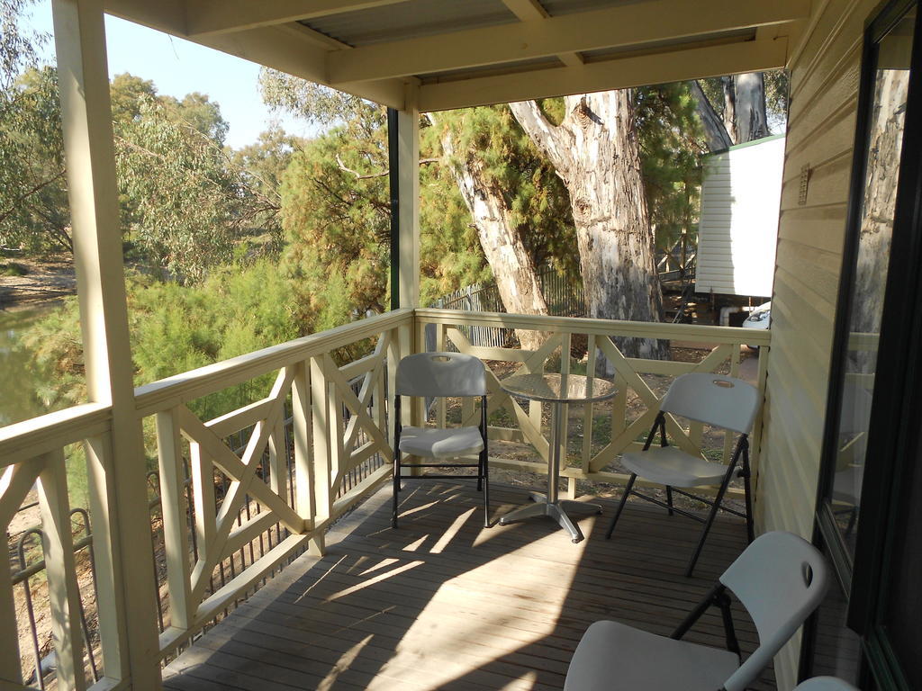 Готель Wagga Wagga Beach Caravan Park Номер фото