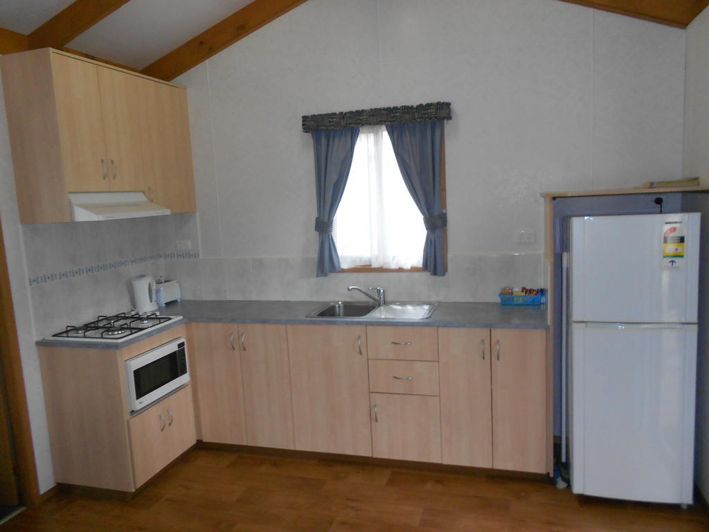 Готель Wagga Wagga Beach Caravan Park Номер фото