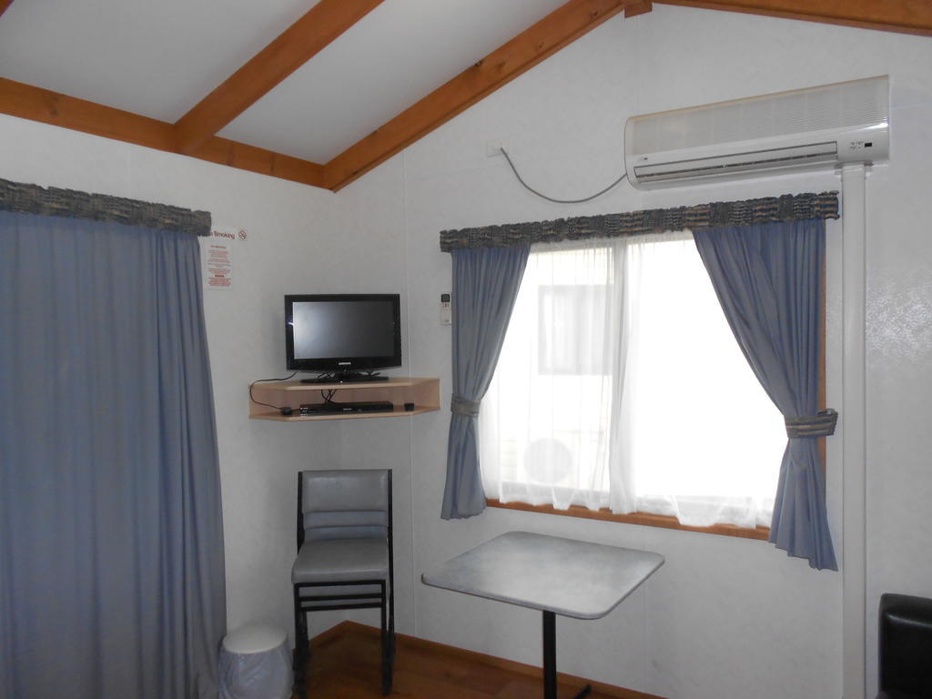Готель Wagga Wagga Beach Caravan Park Номер фото